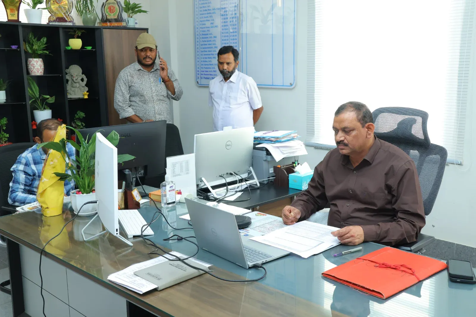 అదనపు కలెక్టర్ ఎం రవి